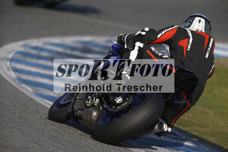 /Archiv-2024/02 29.01.-02.02.2024 Moto Center Thun Jerez/Gruppe gruen-green/backside